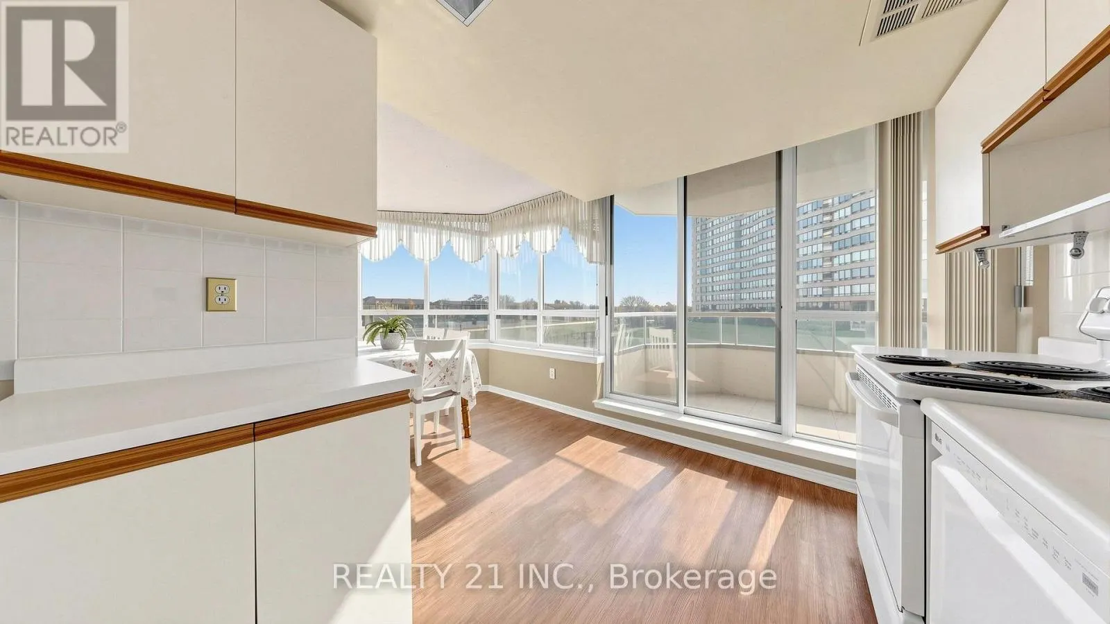 429 - 3 GREYSTONE WALK DRIVE