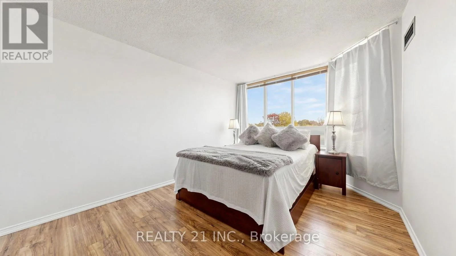 429 - 3 GREYSTONE WALK DRIVE