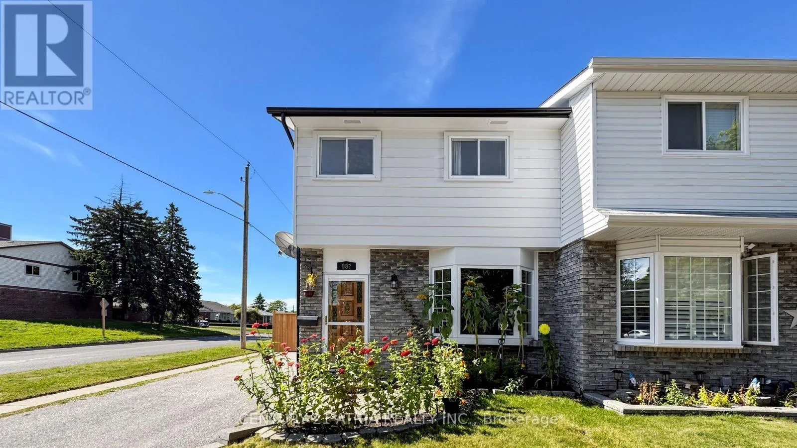 982 RENFREW COURT