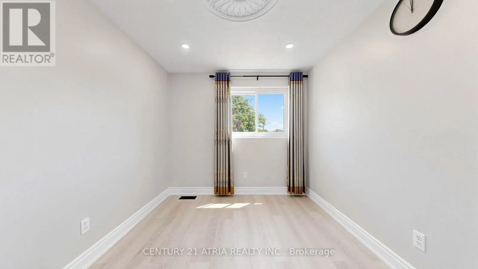 982 RENFREW COURT