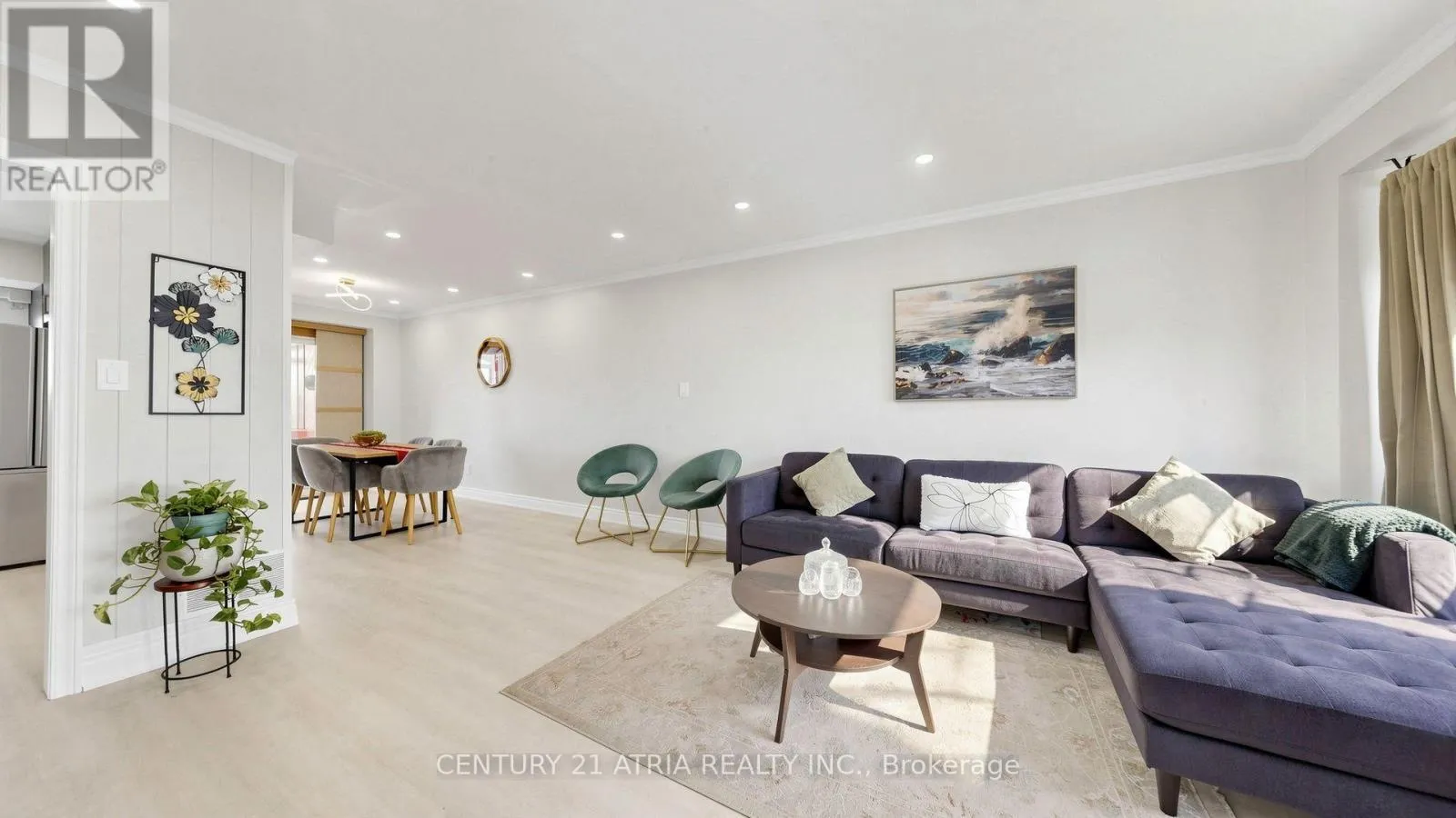 982 RENFREW COURT