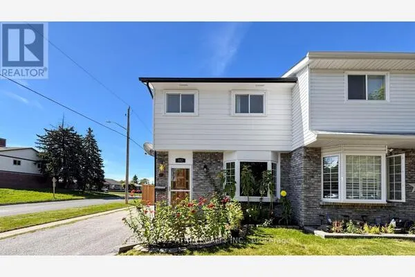982 RENFREW COURT