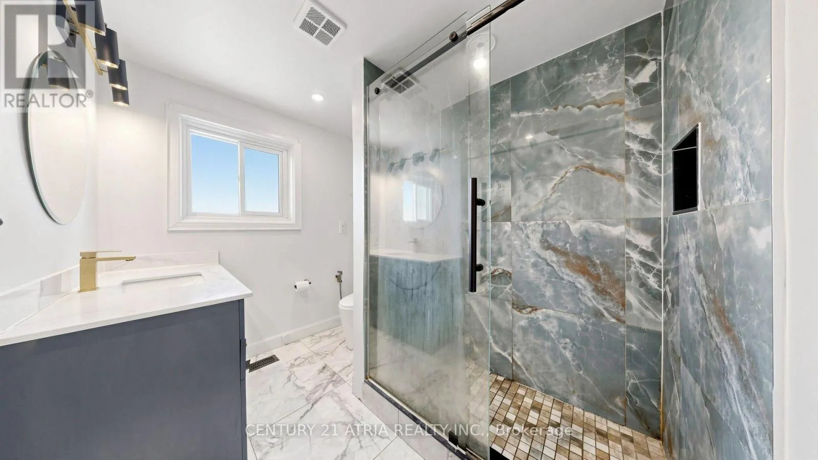 982 RENFREW COURT