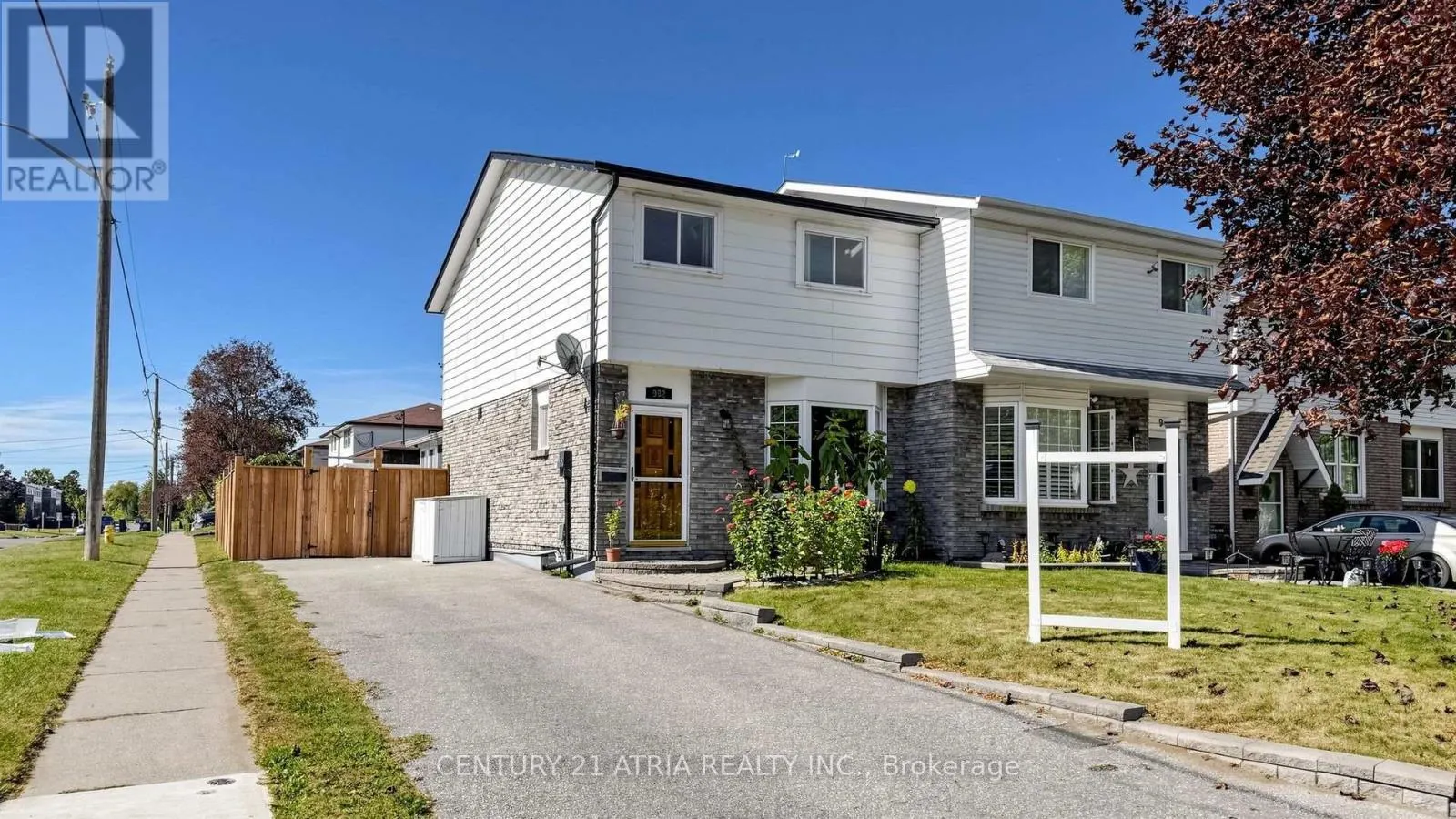 982 RENFREW COURT