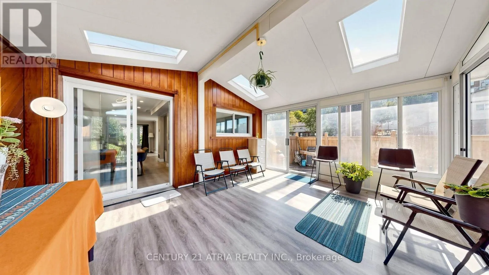 982 RENFREW COURT