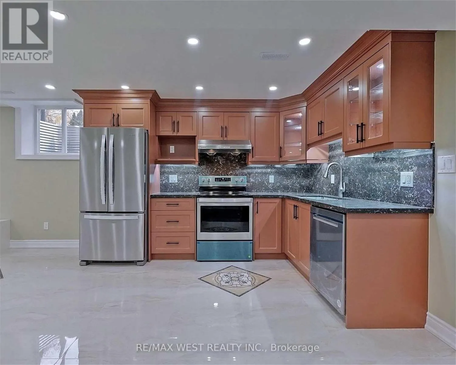 BSMT - 30 WILLIAMSON DRIVE W