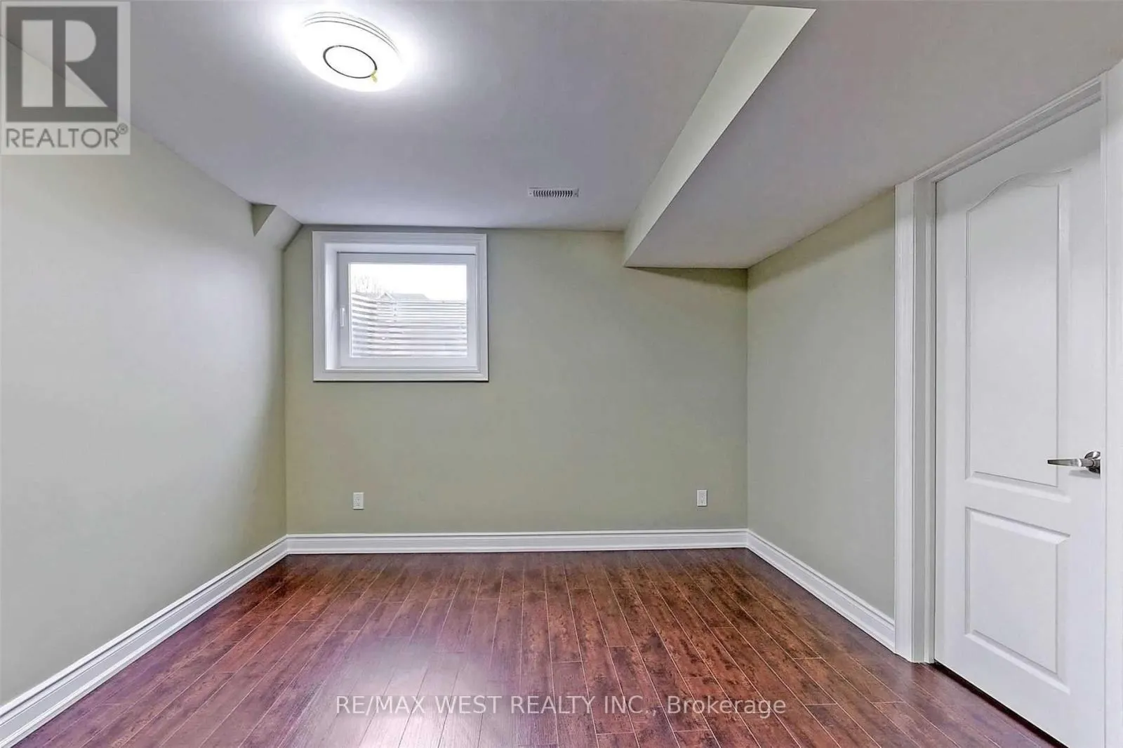 BSMT - 30 WILLIAMSON DRIVE W