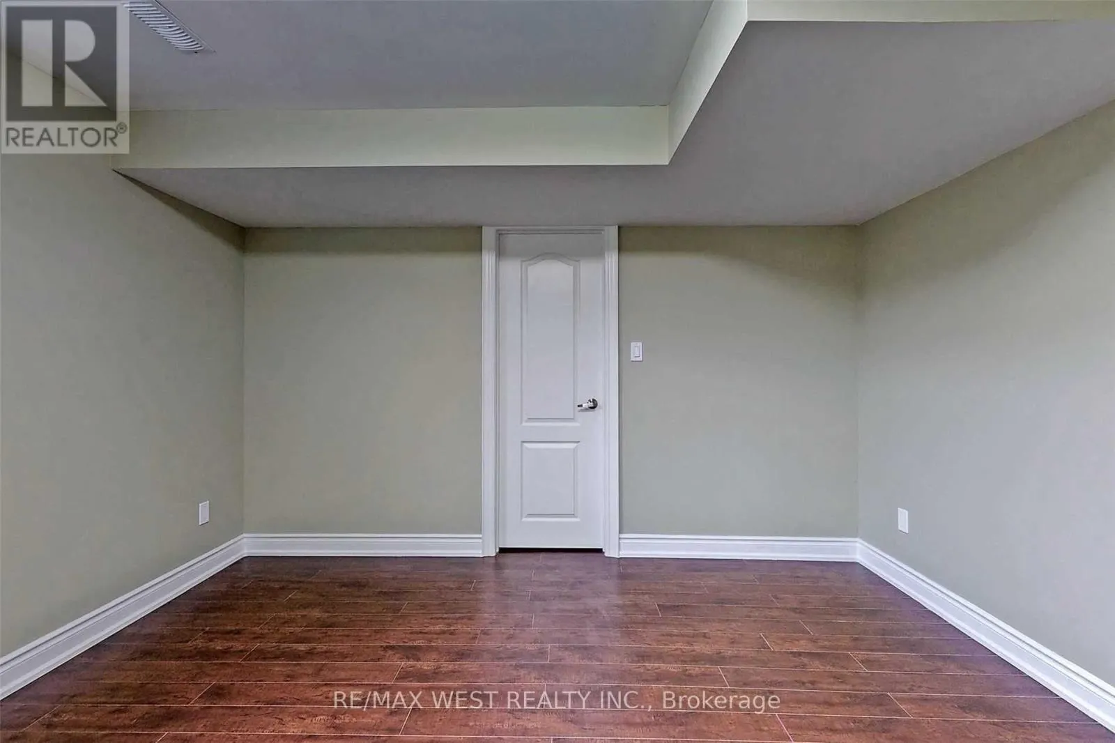 BSMT - 30 WILLIAMSON DRIVE W