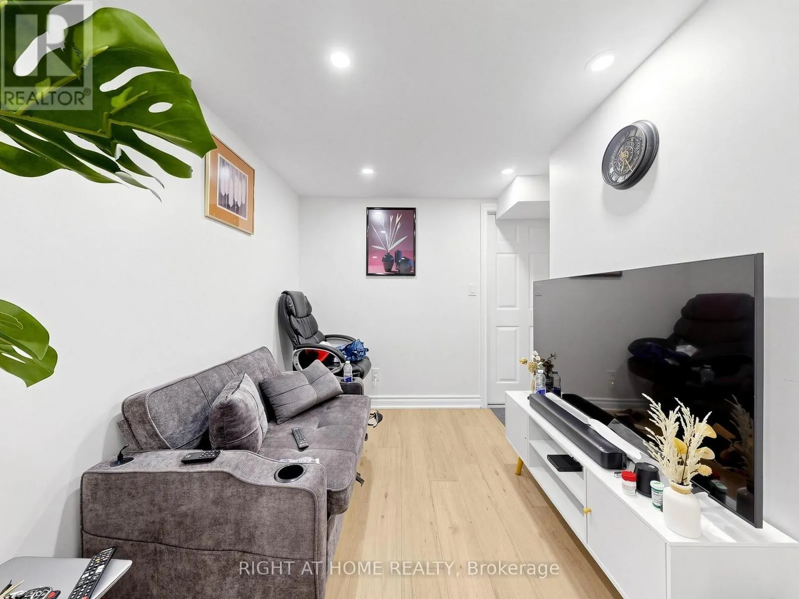 148 MEADOWVALE ROAD