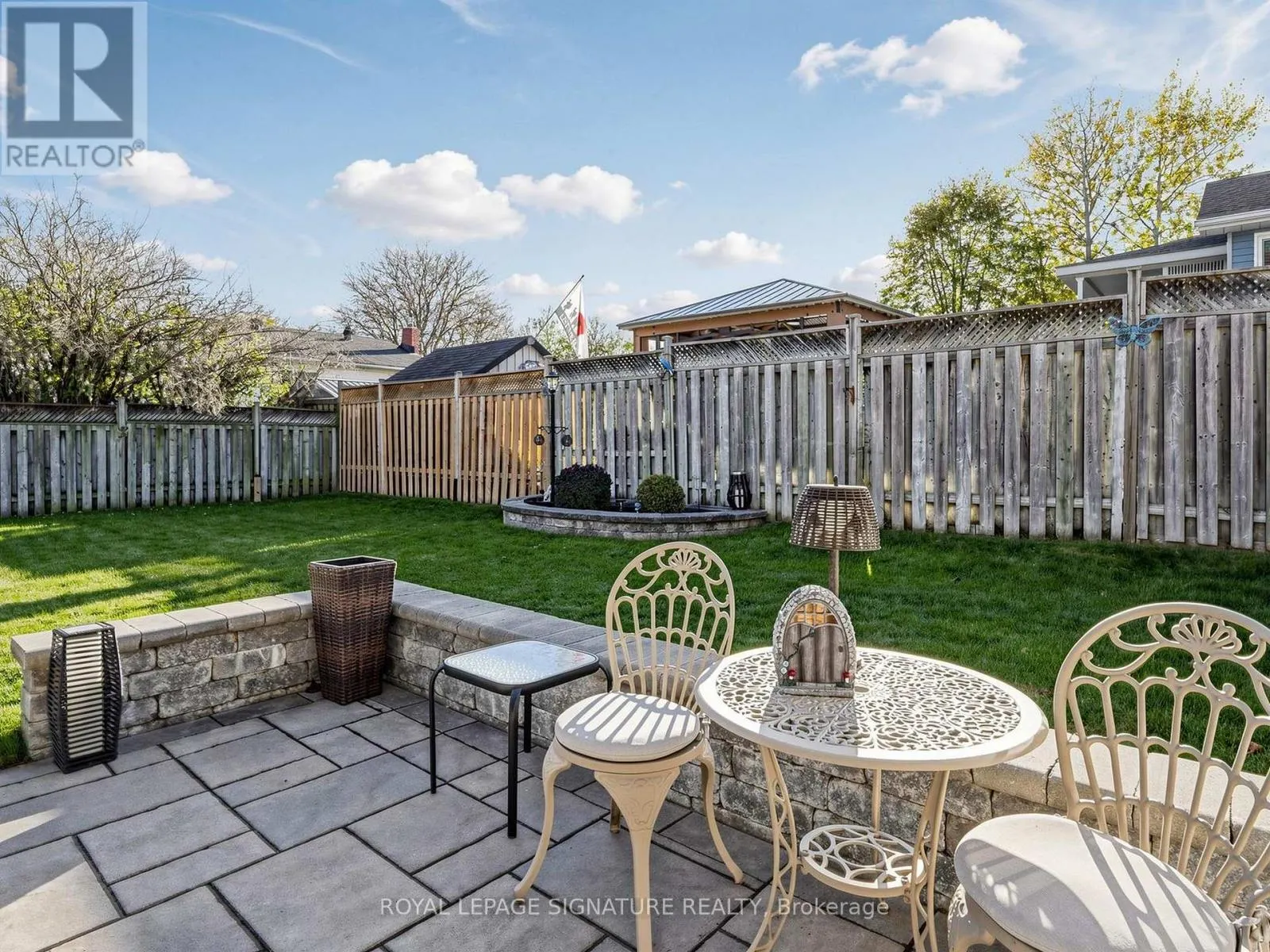 15 GUTHRIE CRESCENT