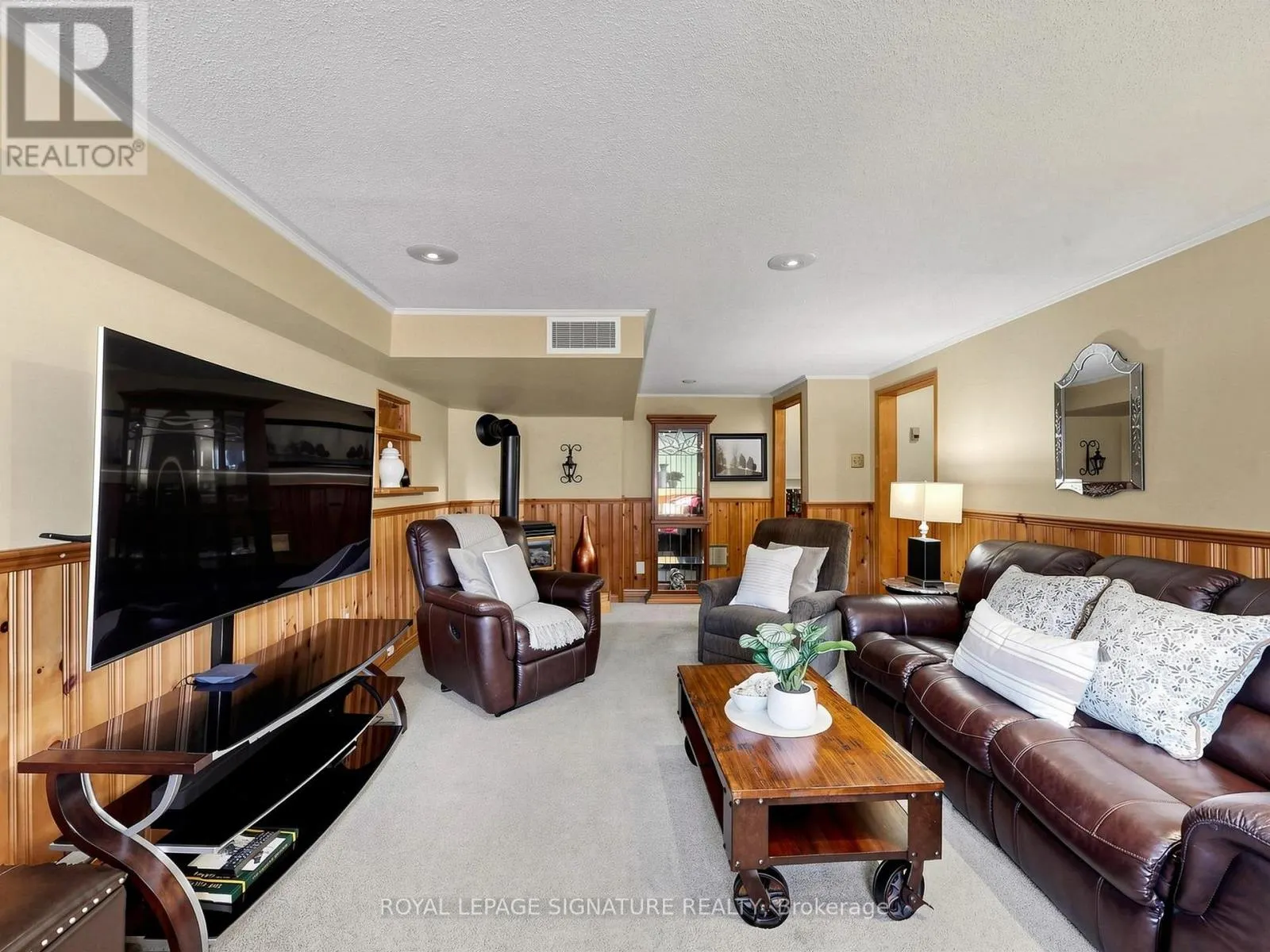 15 GUTHRIE CRESCENT