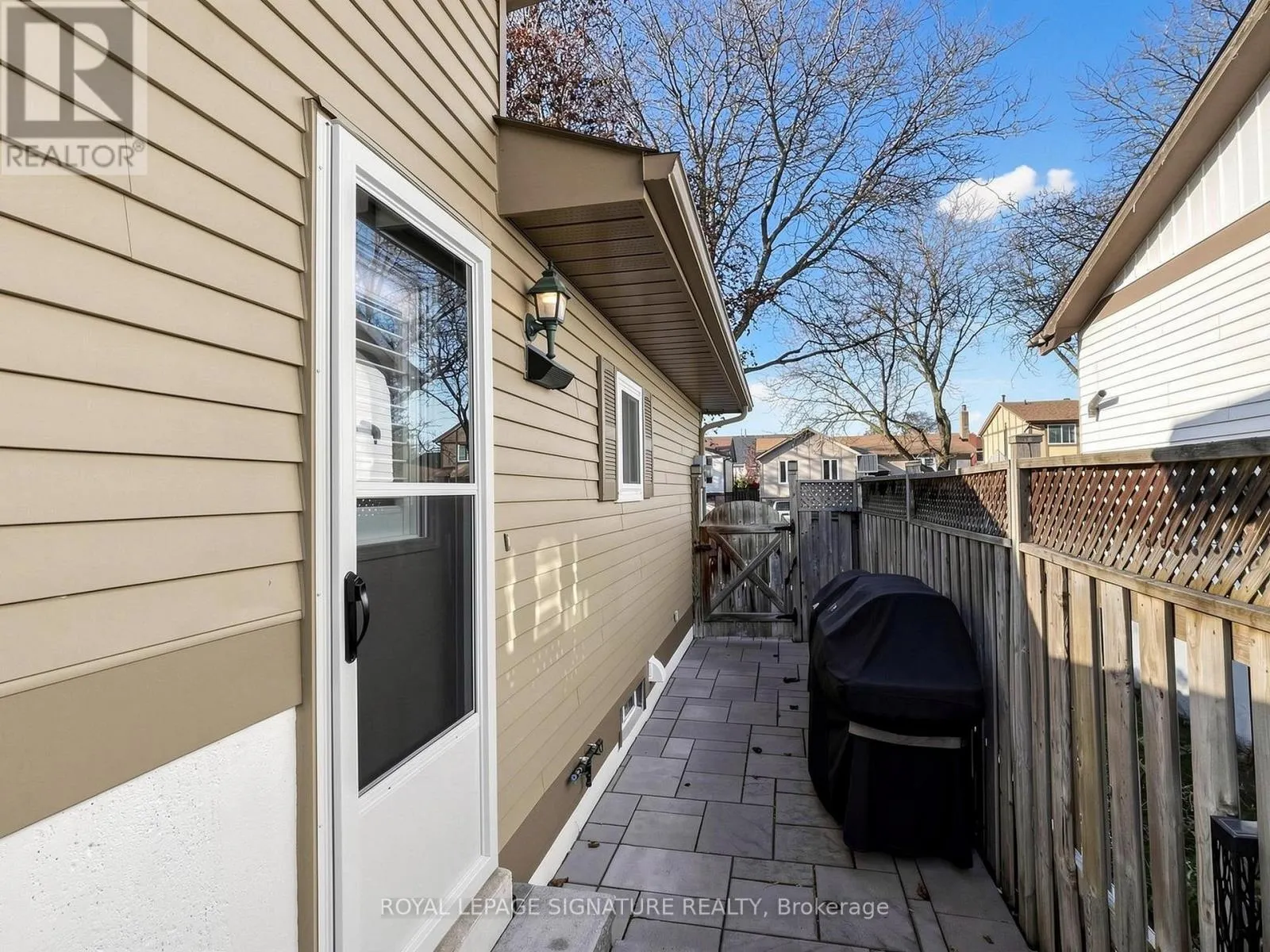 15 GUTHRIE CRESCENT