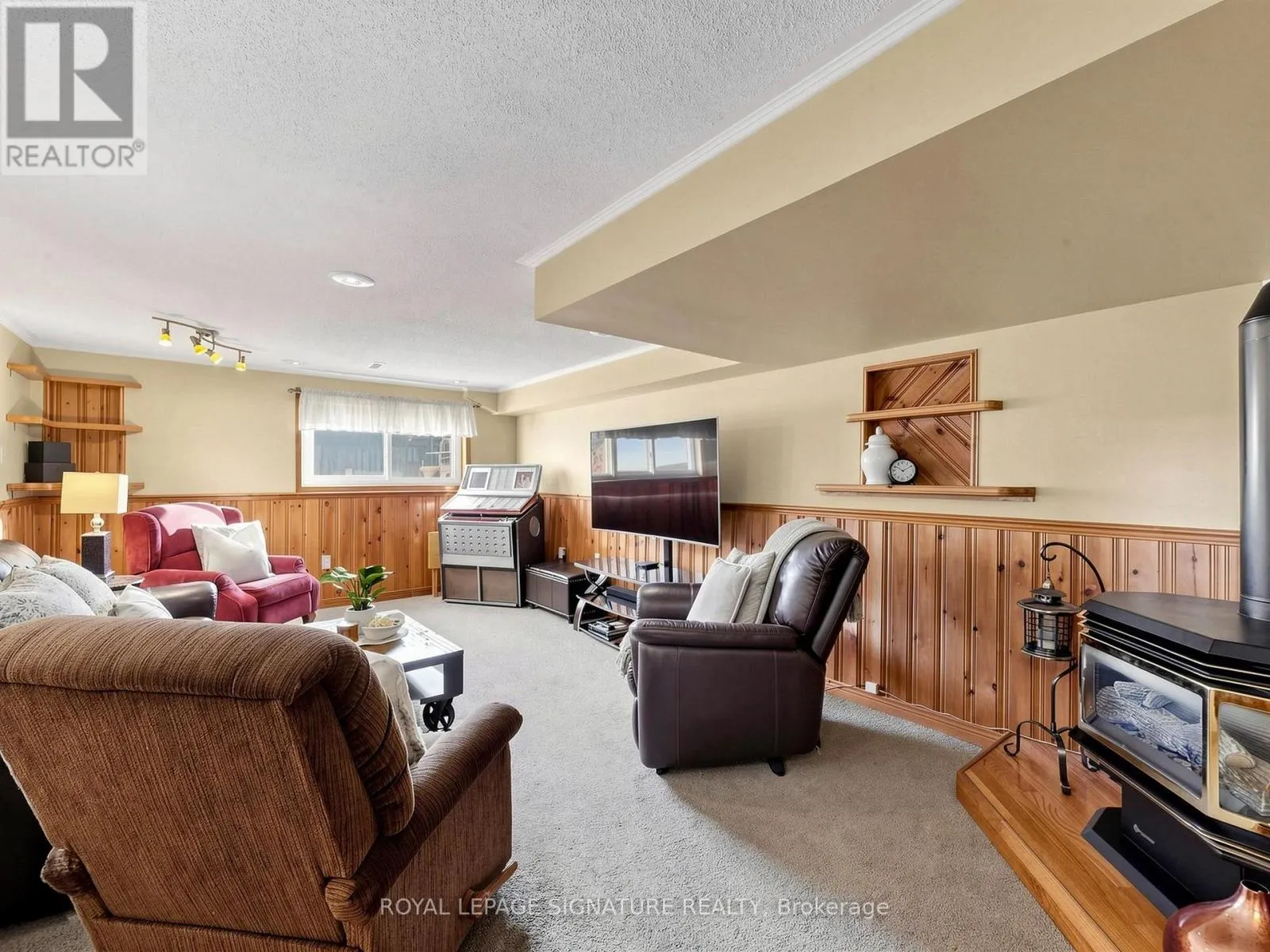 15 GUTHRIE CRESCENT