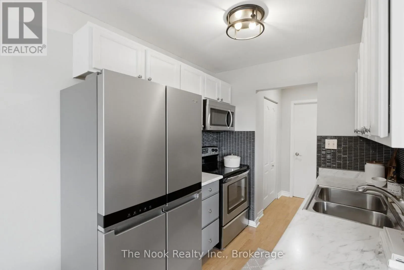 1-3 - 540 MARY STREET E #1-3