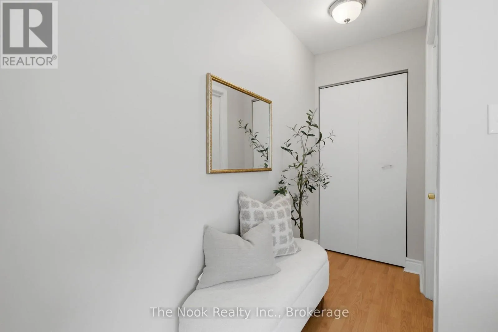 1-3 - 540 MARY STREET E #1-3