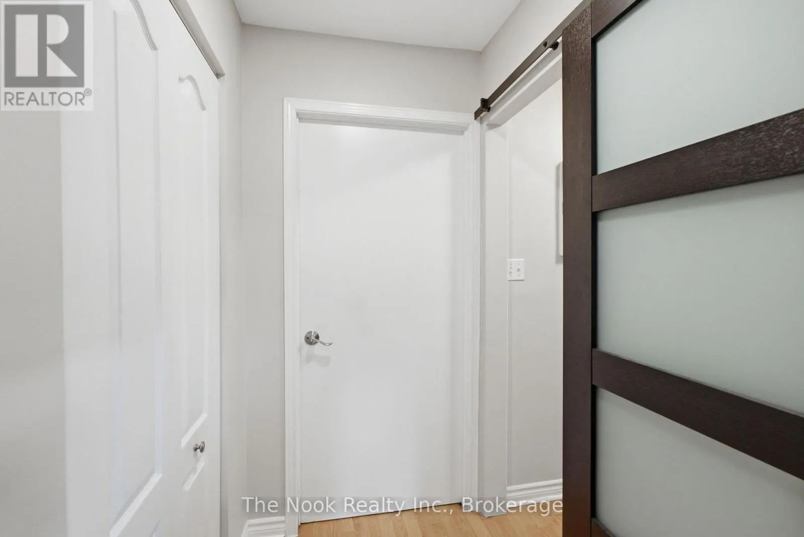 1-3 - 540 MARY STREET E #1-3