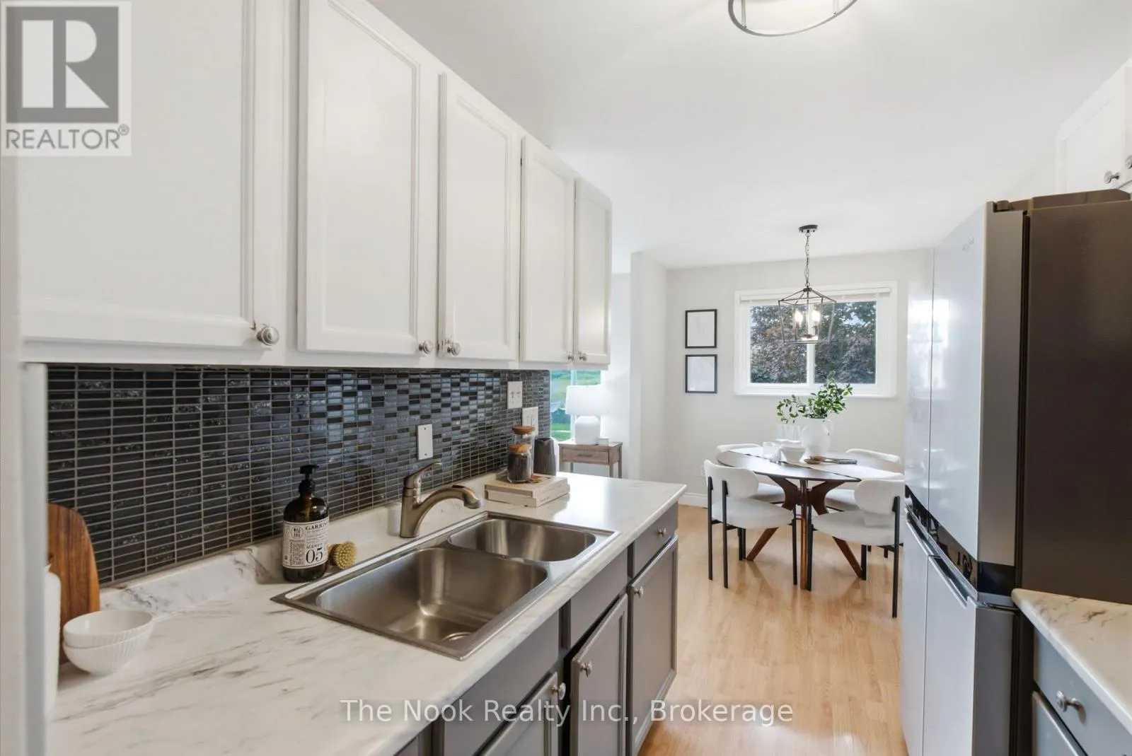 1-3 - 540 MARY STREET E #1-3