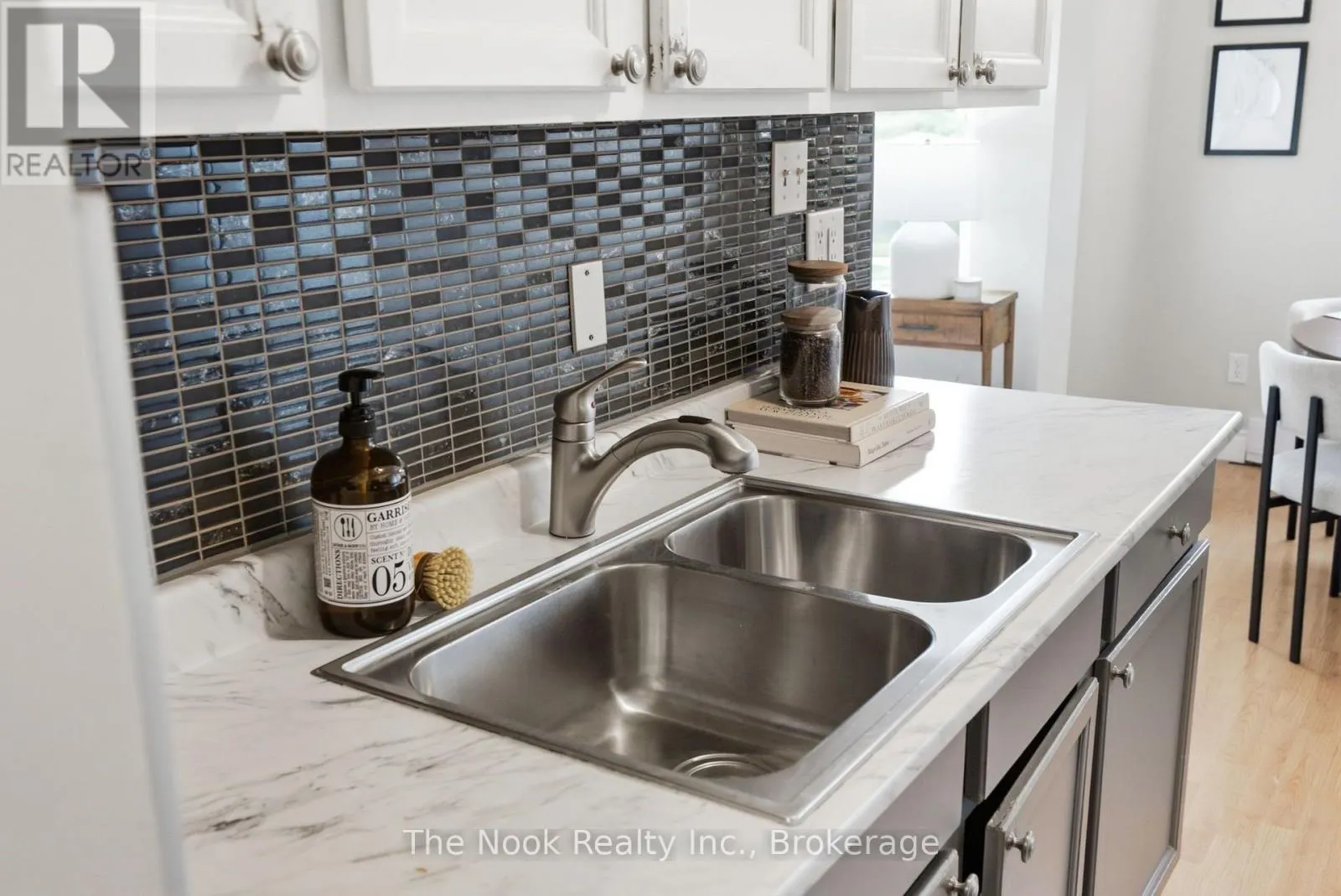 1-3 - 540 MARY STREET E #1-3
