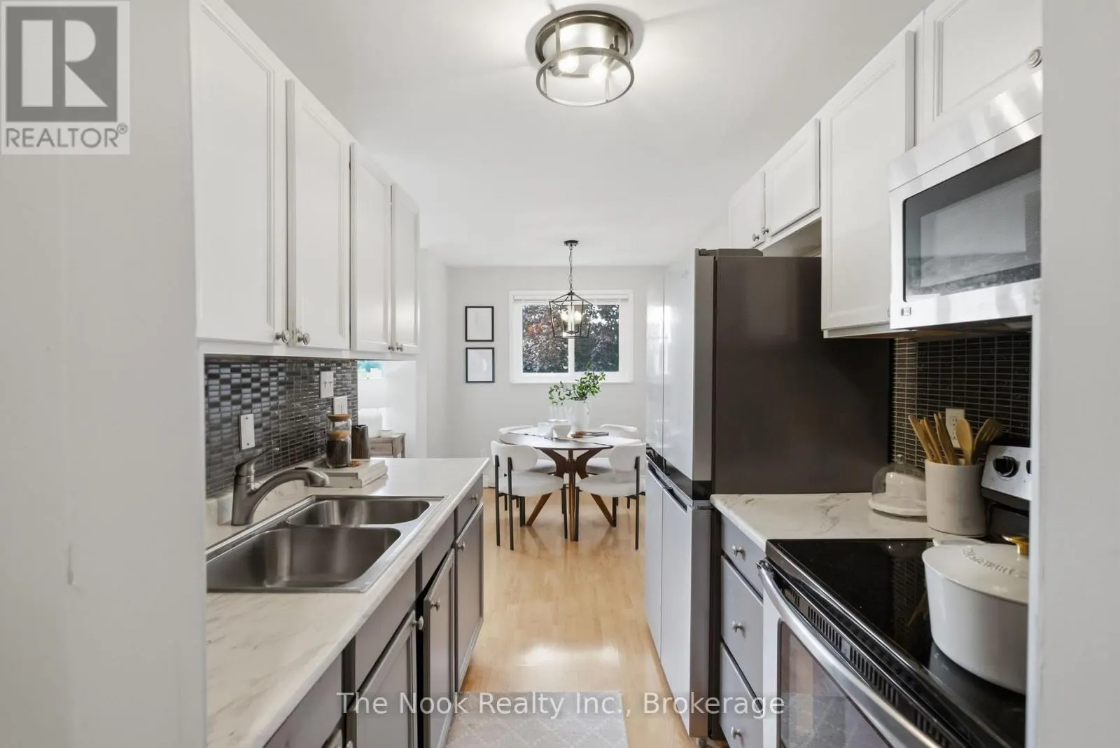 1-3 - 540 MARY STREET E #1-3