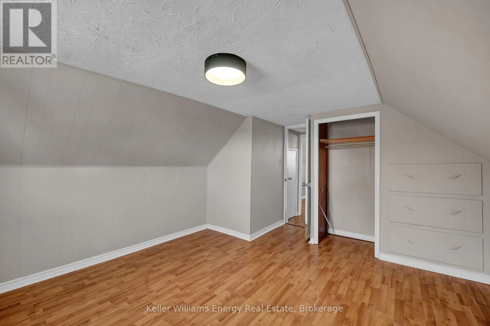 227 MARQUETTE AVENUE