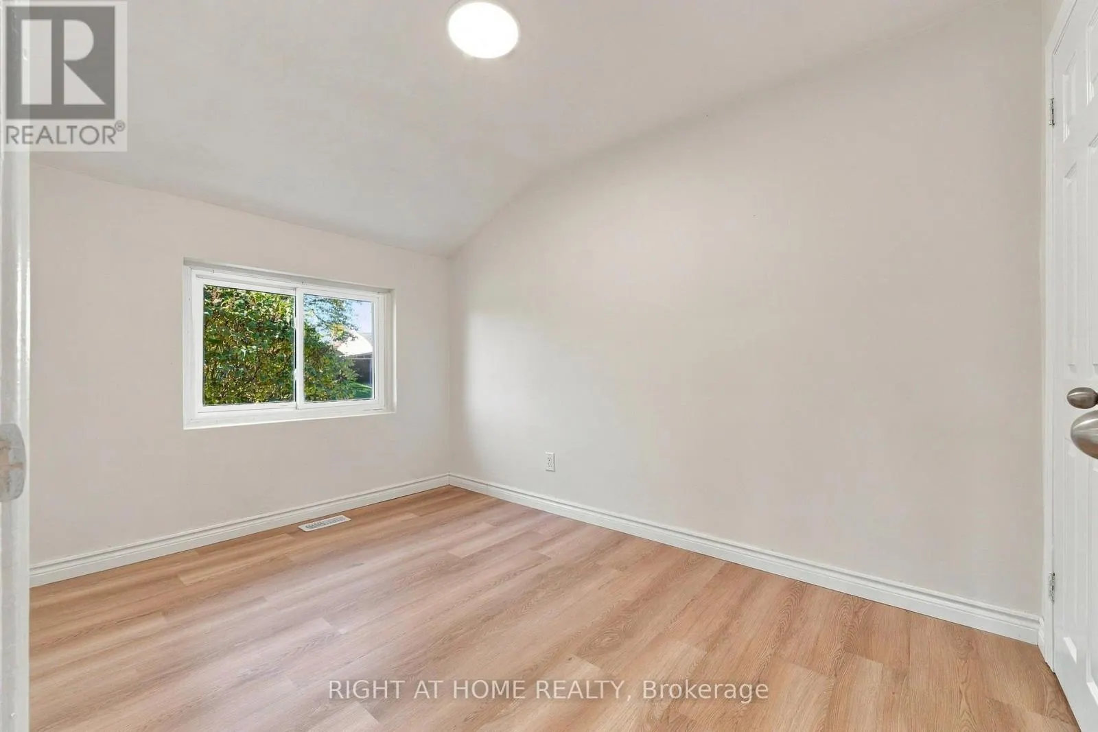 1517 OXFORD STREET