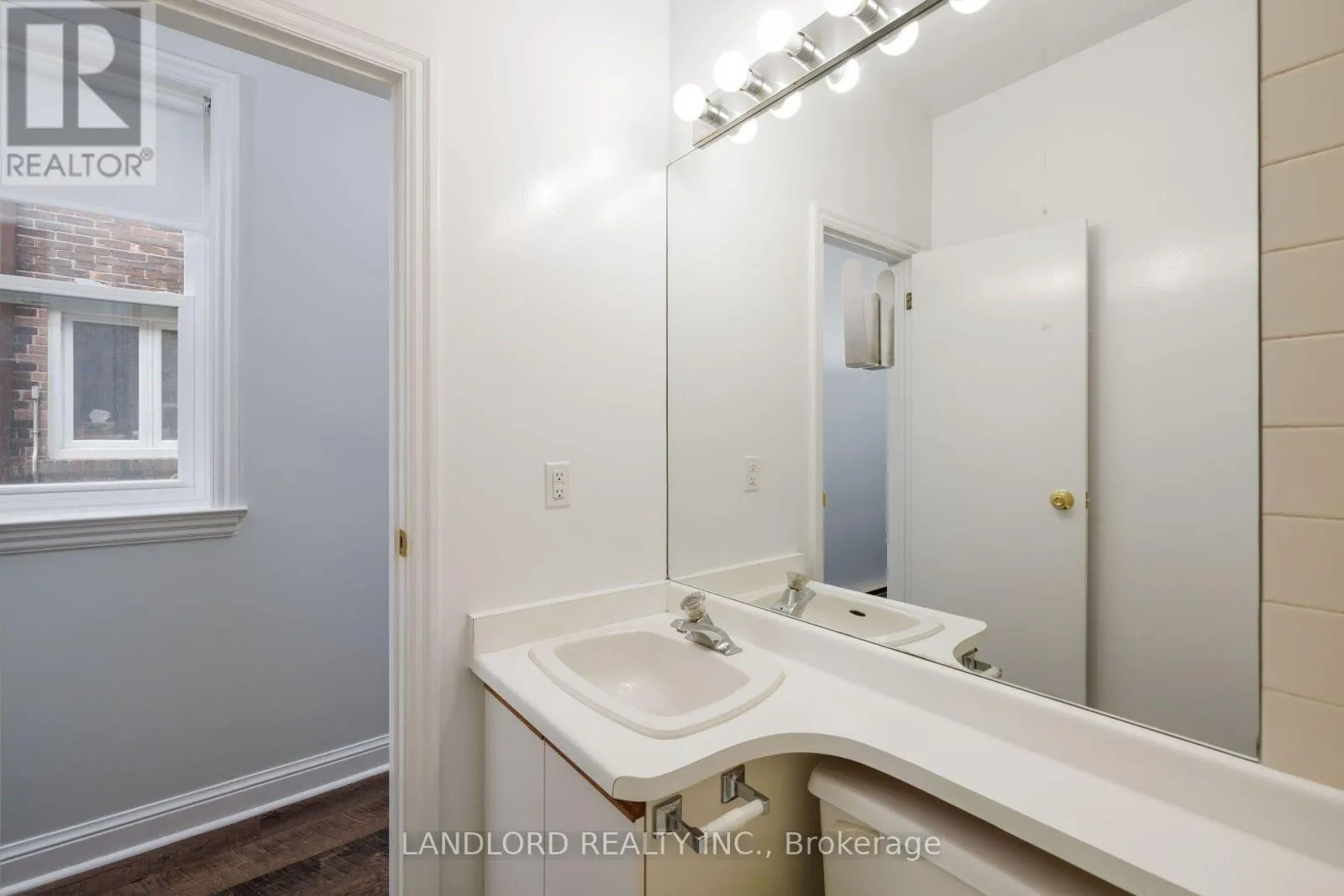 39 RIVERDALE AVENUE