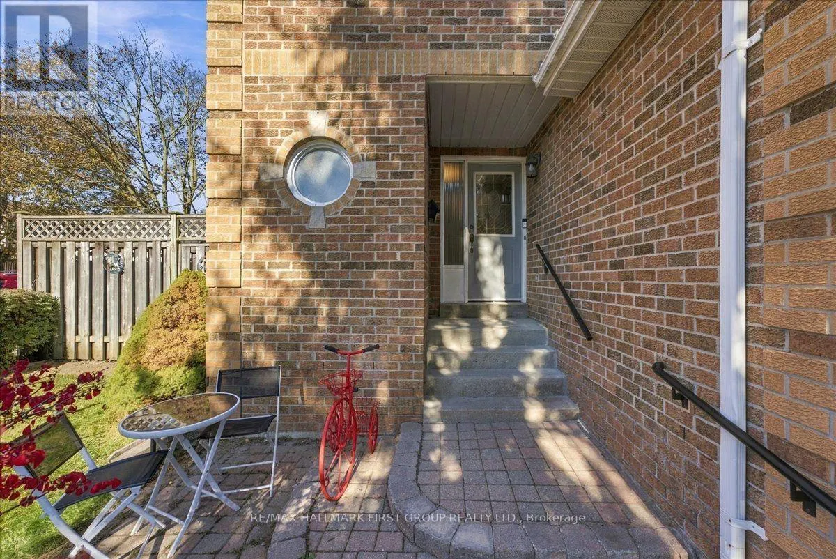 1092 RAMBLEBERRY AVENUE