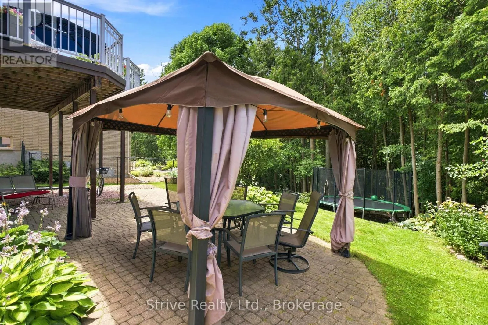 8 ROWLAND COURT