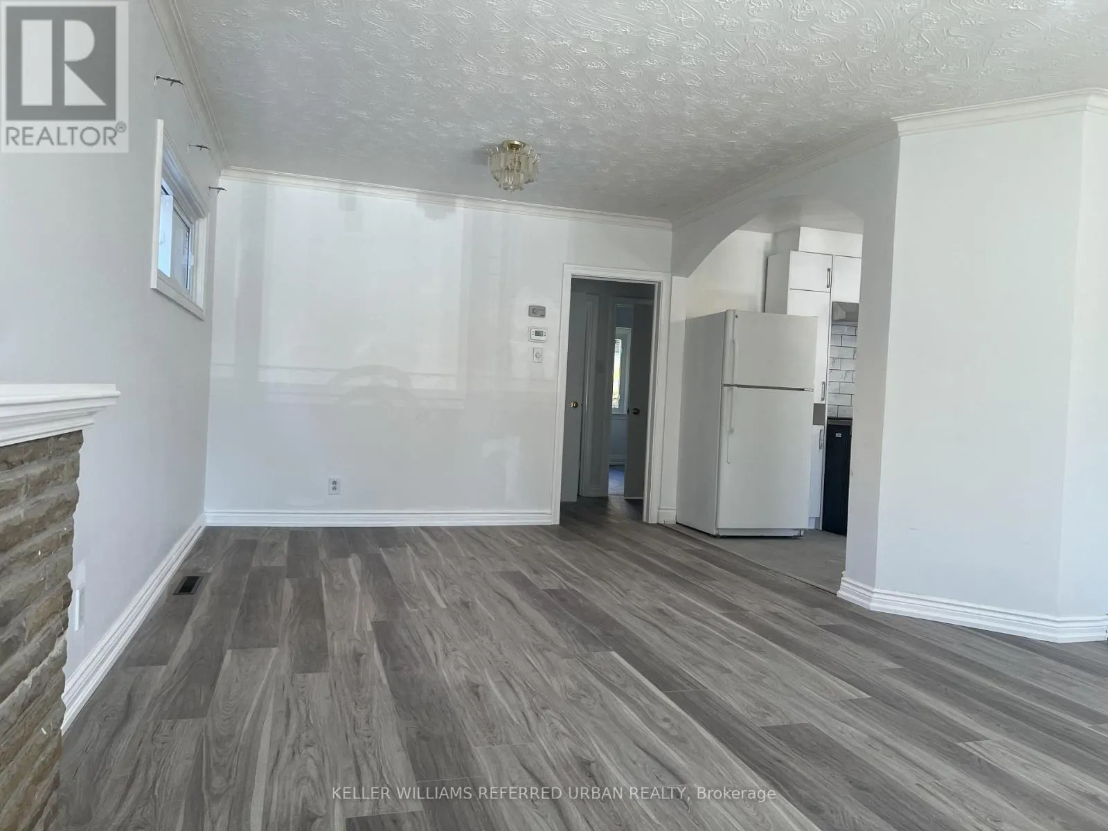 MAIN FLOOR - 32 JANET BOULEVARD