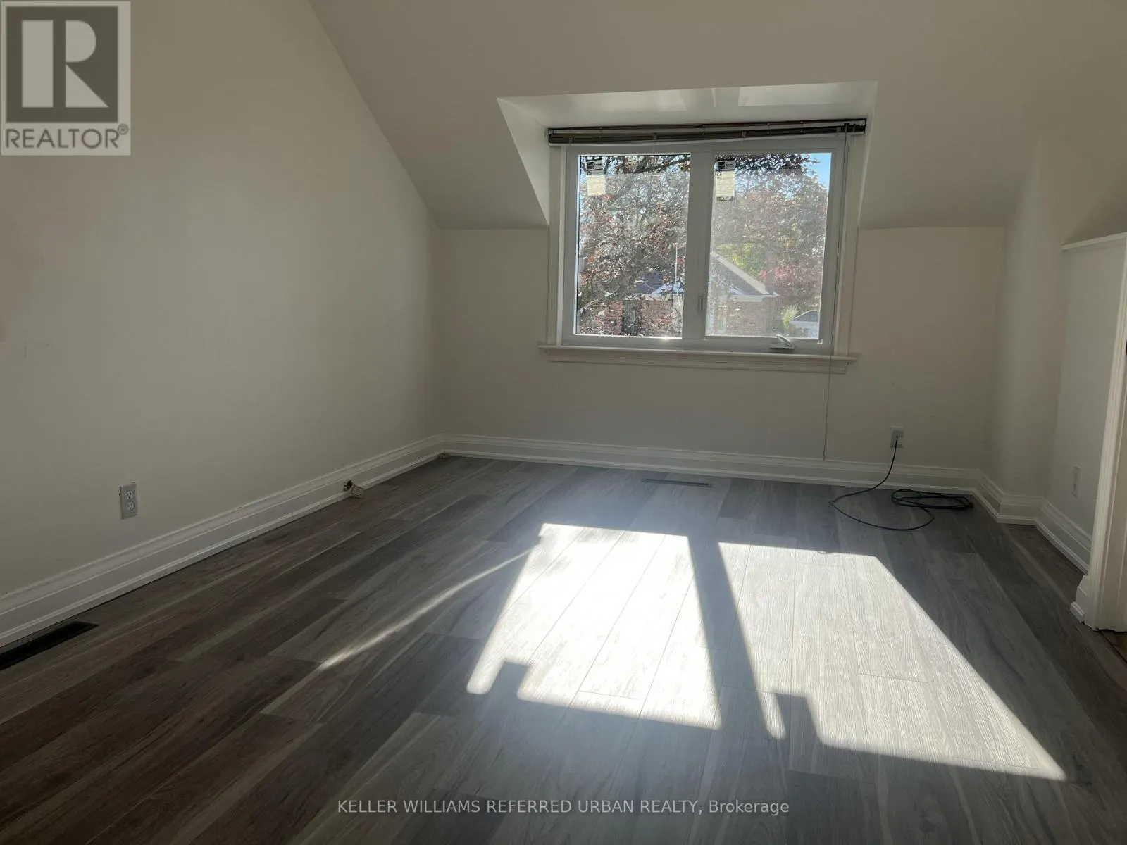 MAIN FLOOR - 32 JANET BOULEVARD