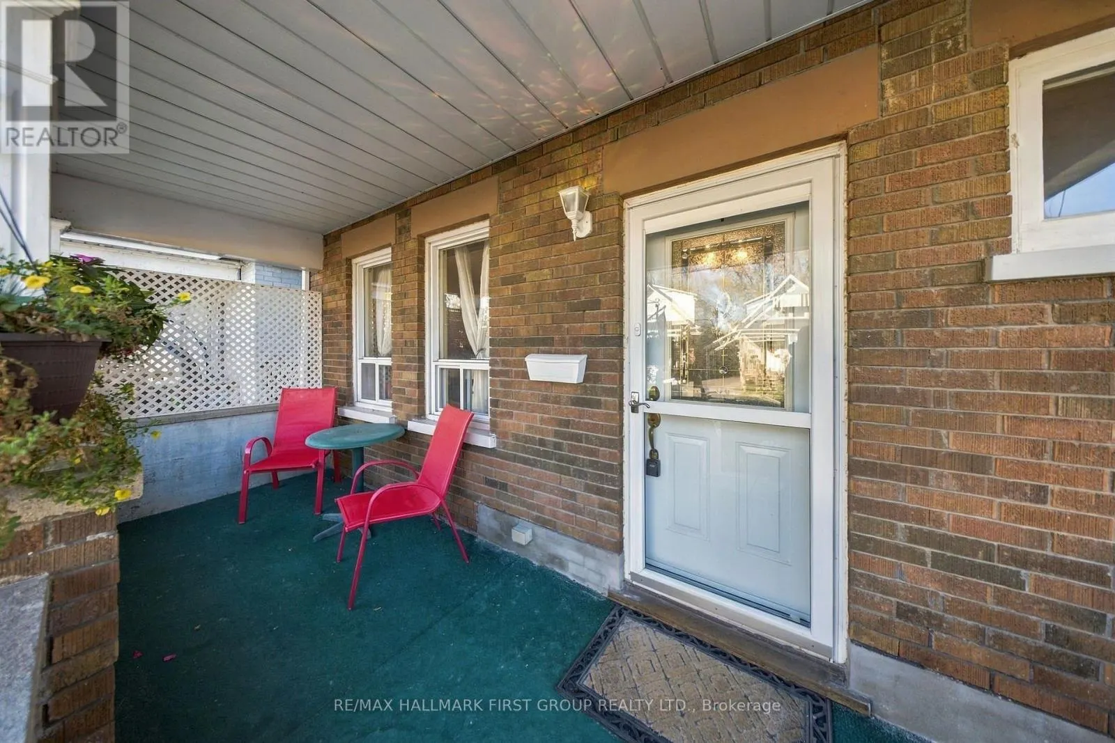 284 FRENCH STREET