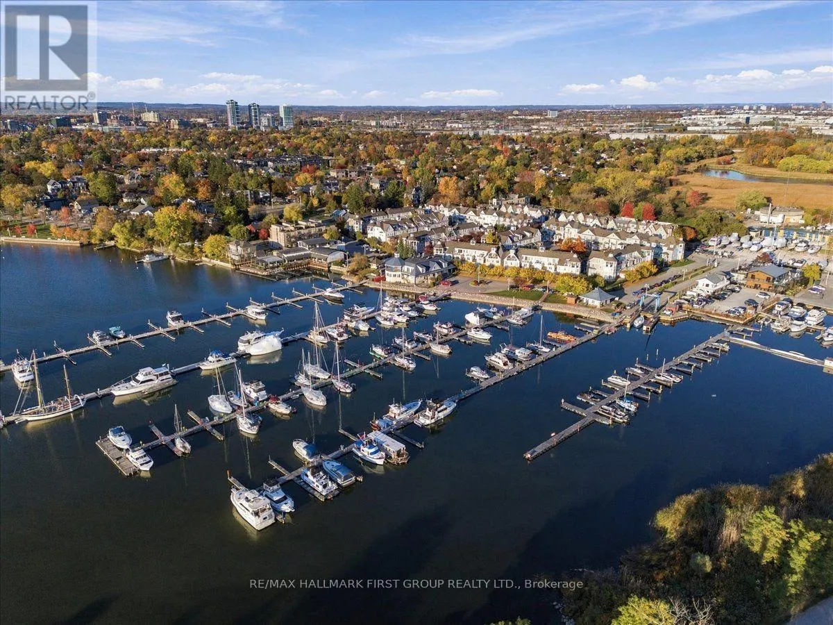 21 - 1295 WHARF STREET