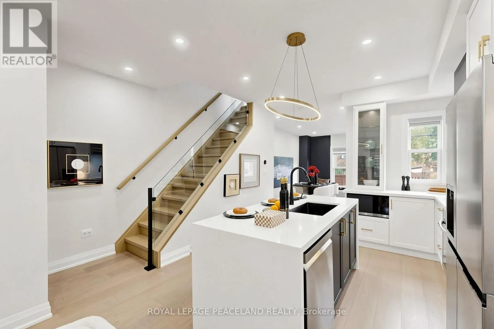 5 HERBERT AVENUE