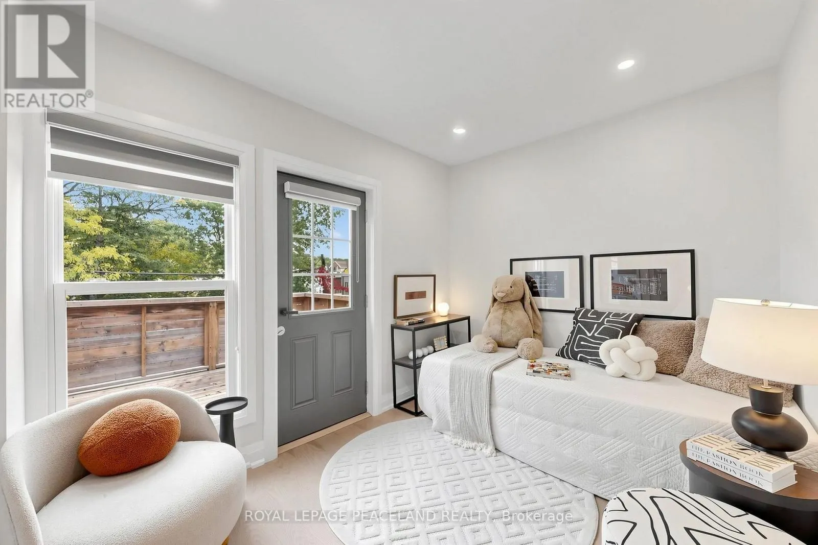 5 HERBERT AVENUE