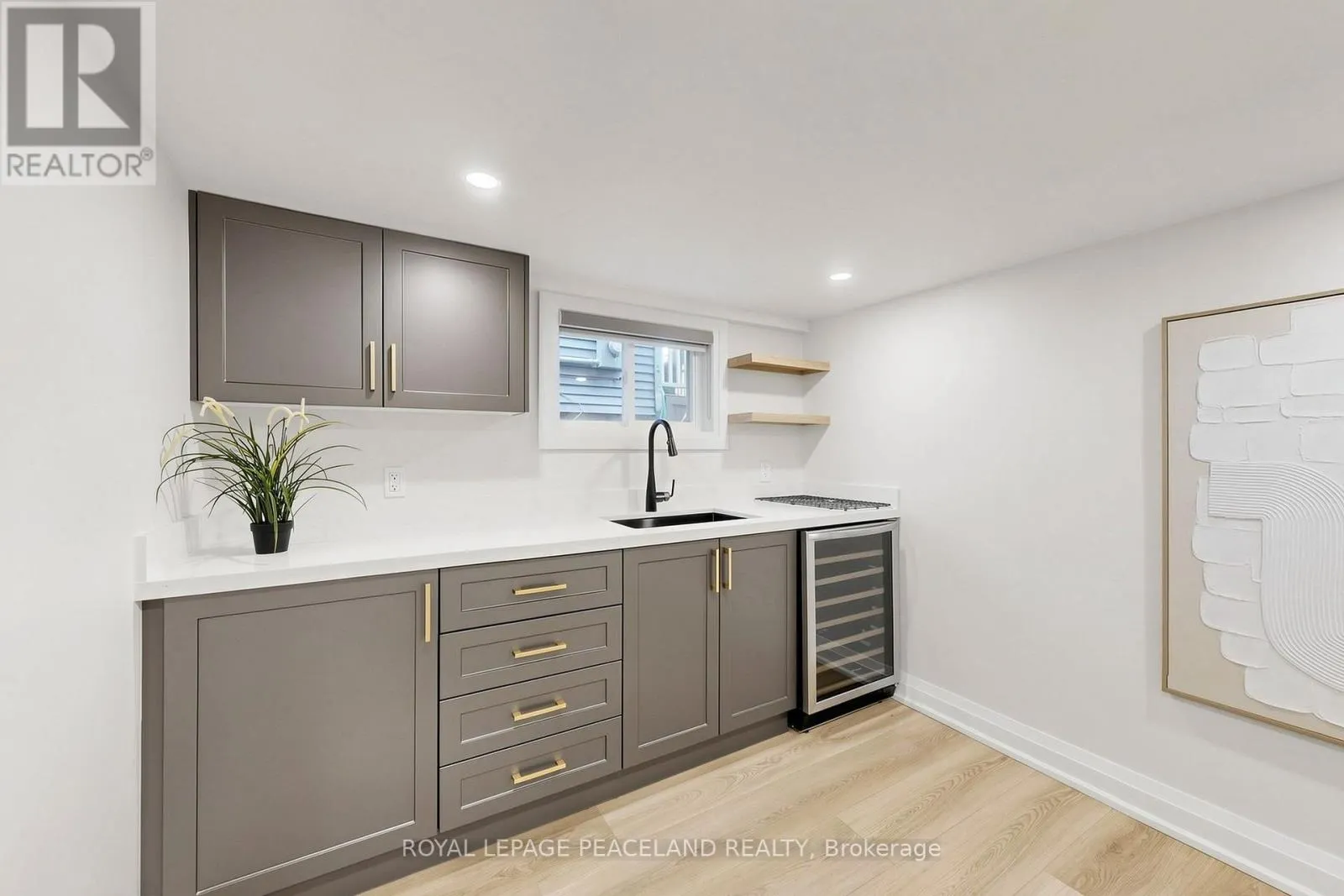 5 HERBERT AVENUE