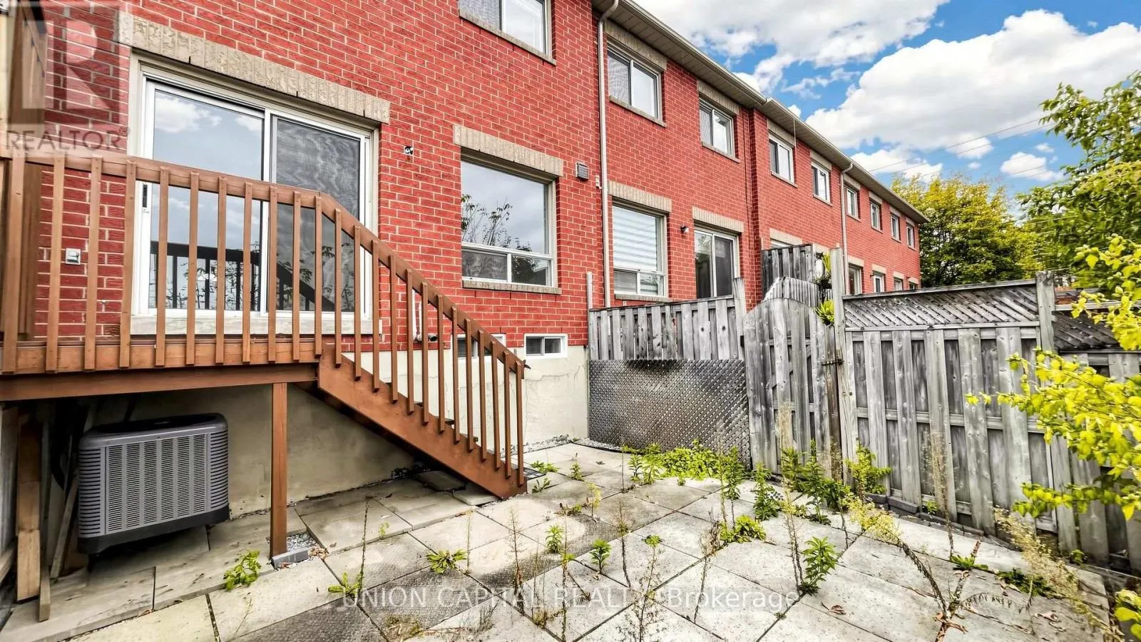 5 - 1867 KINGSTON ROAD