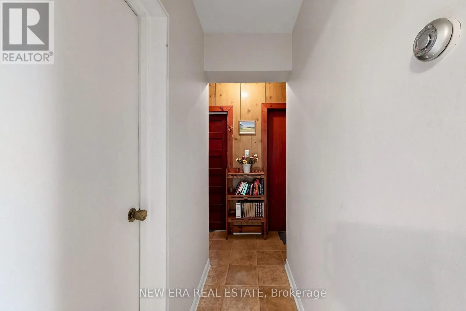 28 THOMAS AVENUE