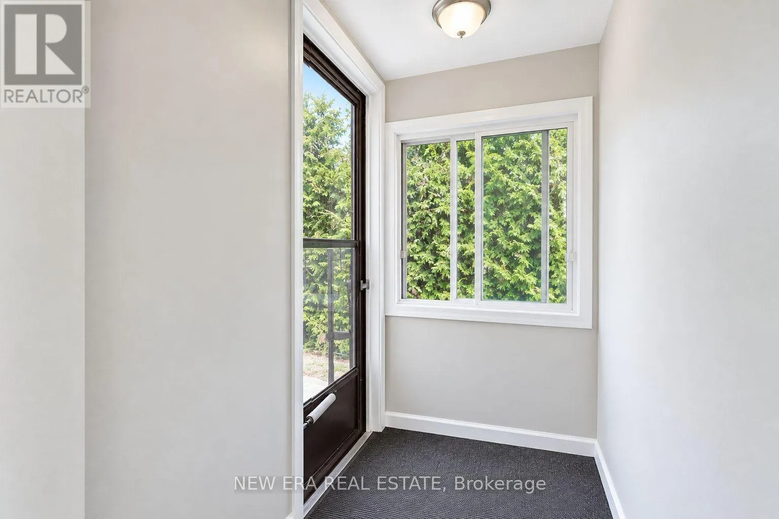 28 THOMAS AVENUE