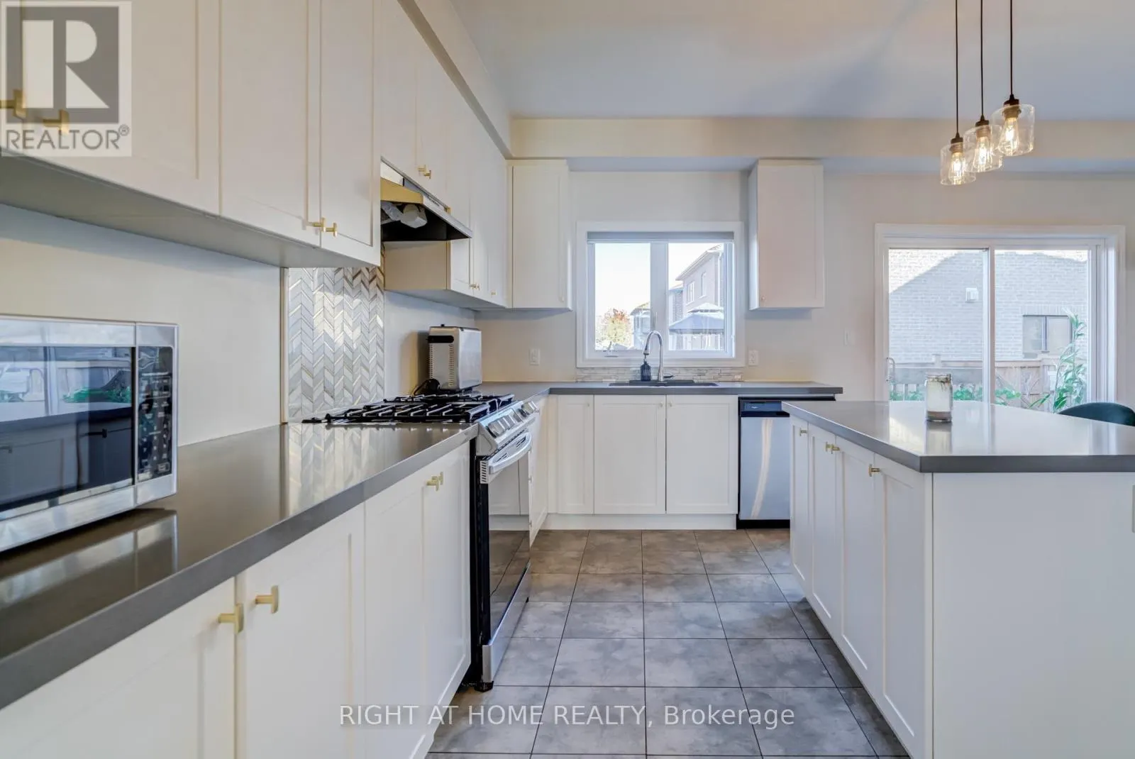 171 CROMBIE STREET
