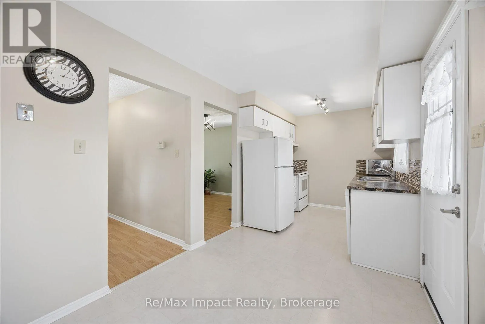 53 - 10 BASSETT BOULEVARD #53