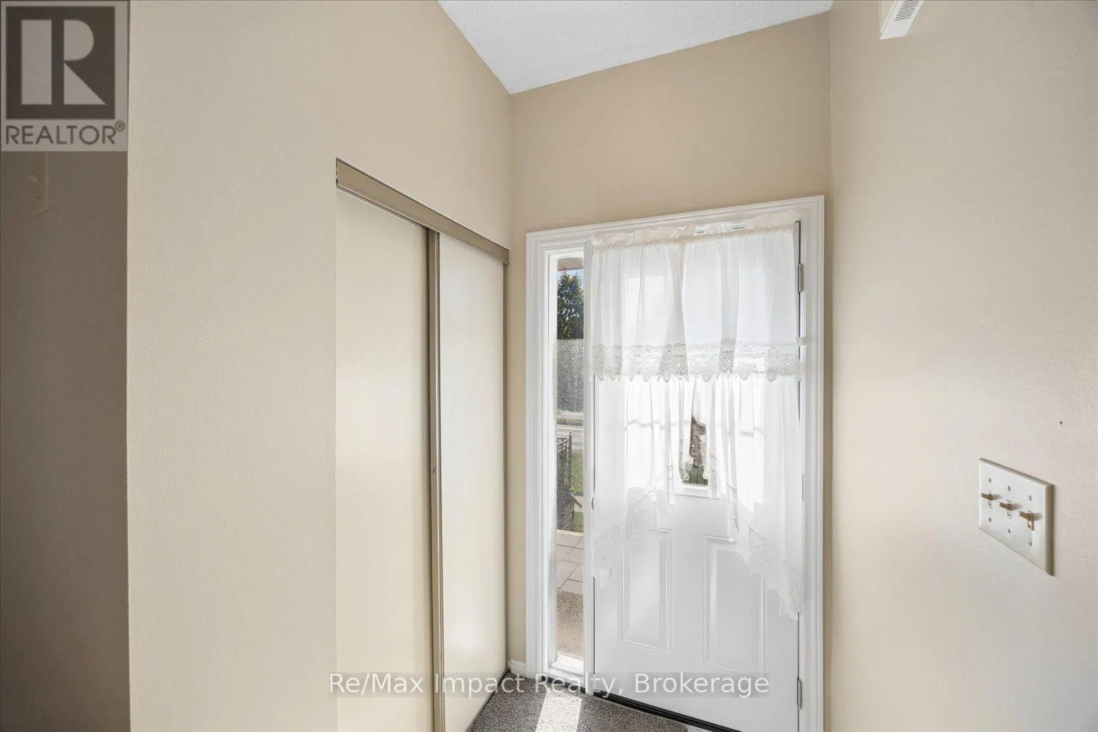 53 - 10 BASSETT BOULEVARD #53