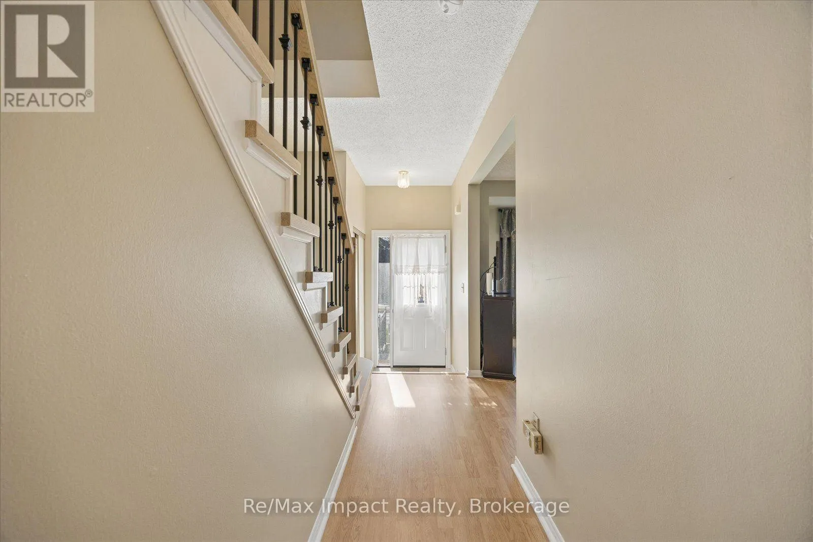 53 - 10 BASSETT BOULEVARD #53
