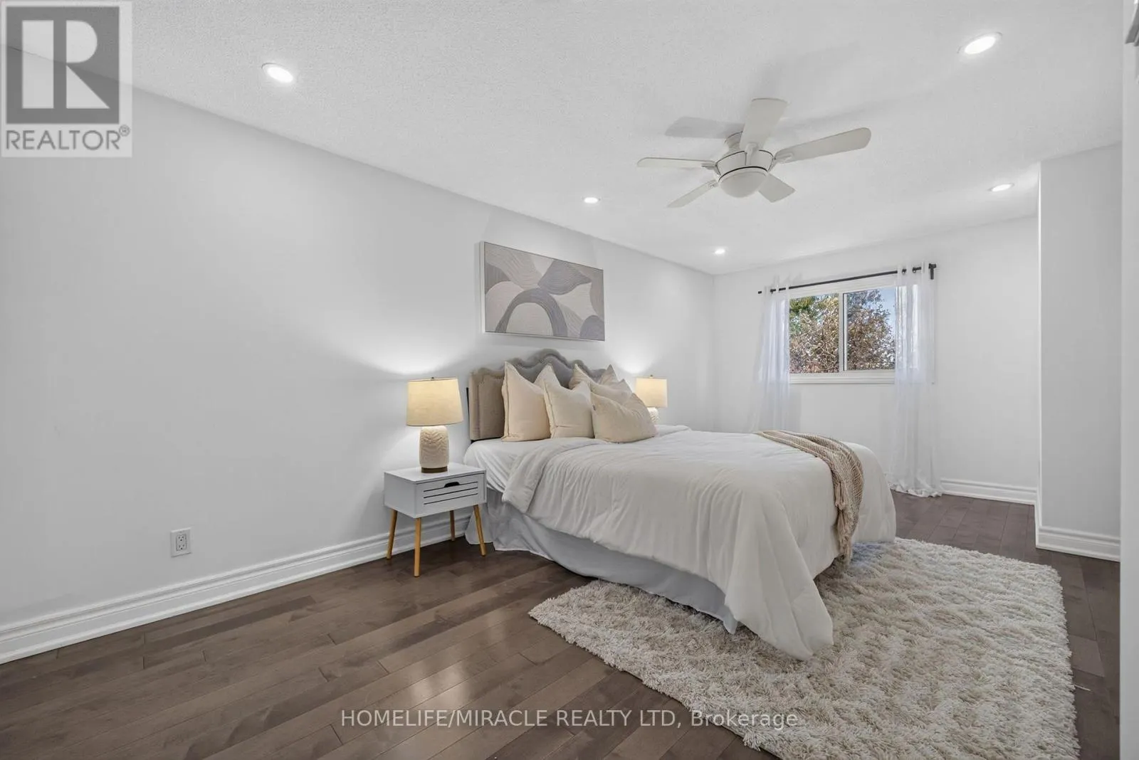 3 TRAWLEY CRESCENT
