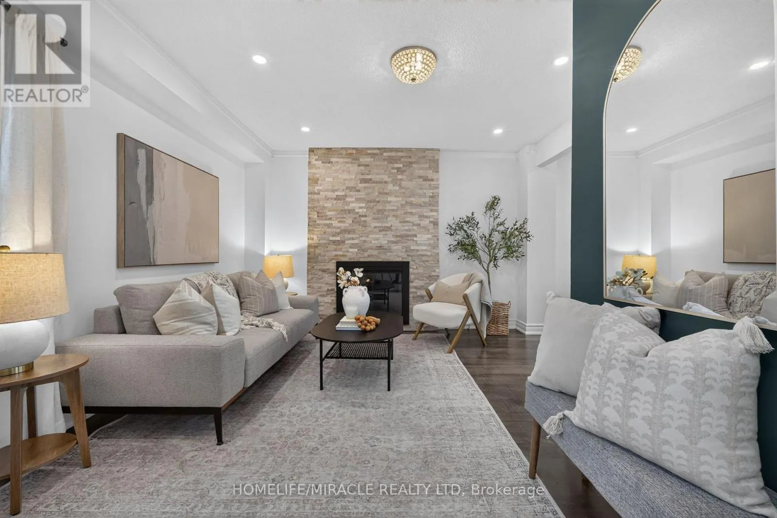 3 TRAWLEY CRESCENT