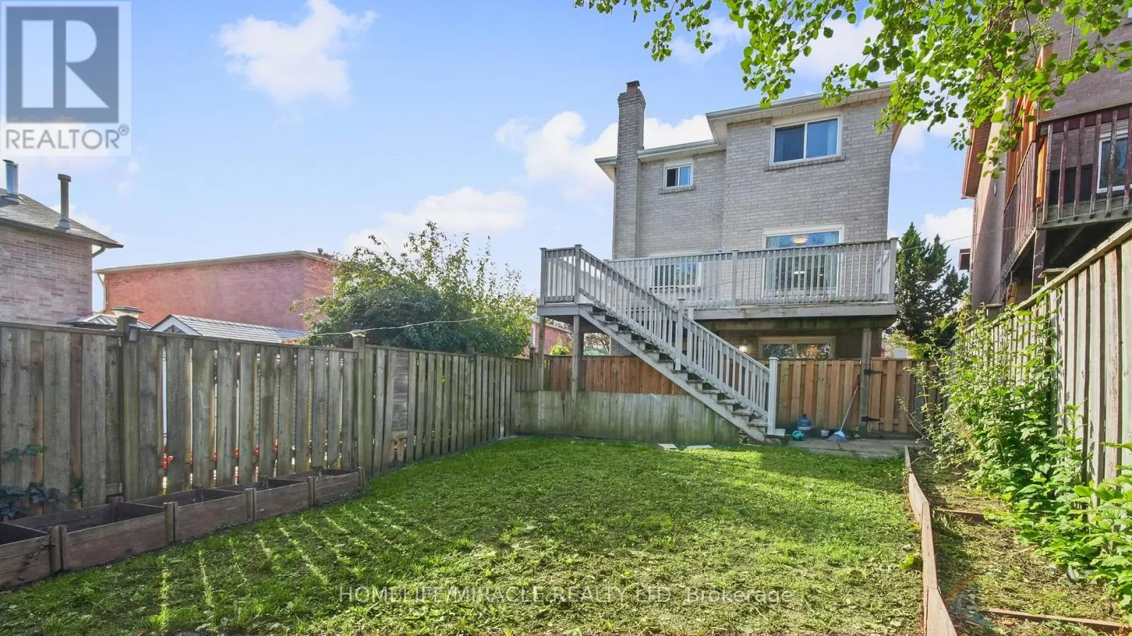 3 TRAWLEY CRESCENT
