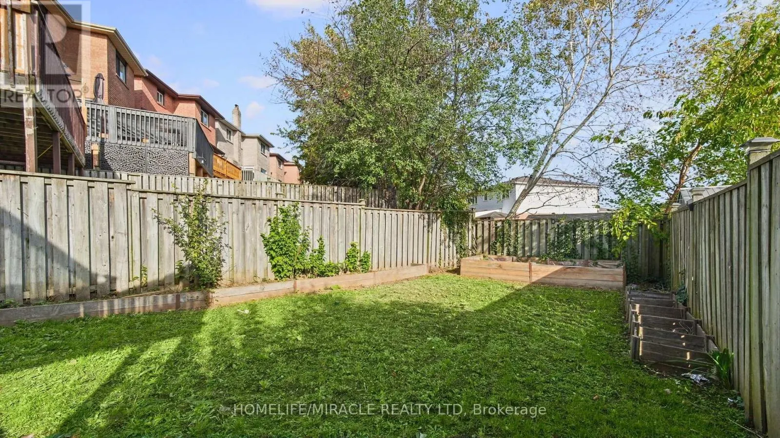 3 TRAWLEY CRESCENT