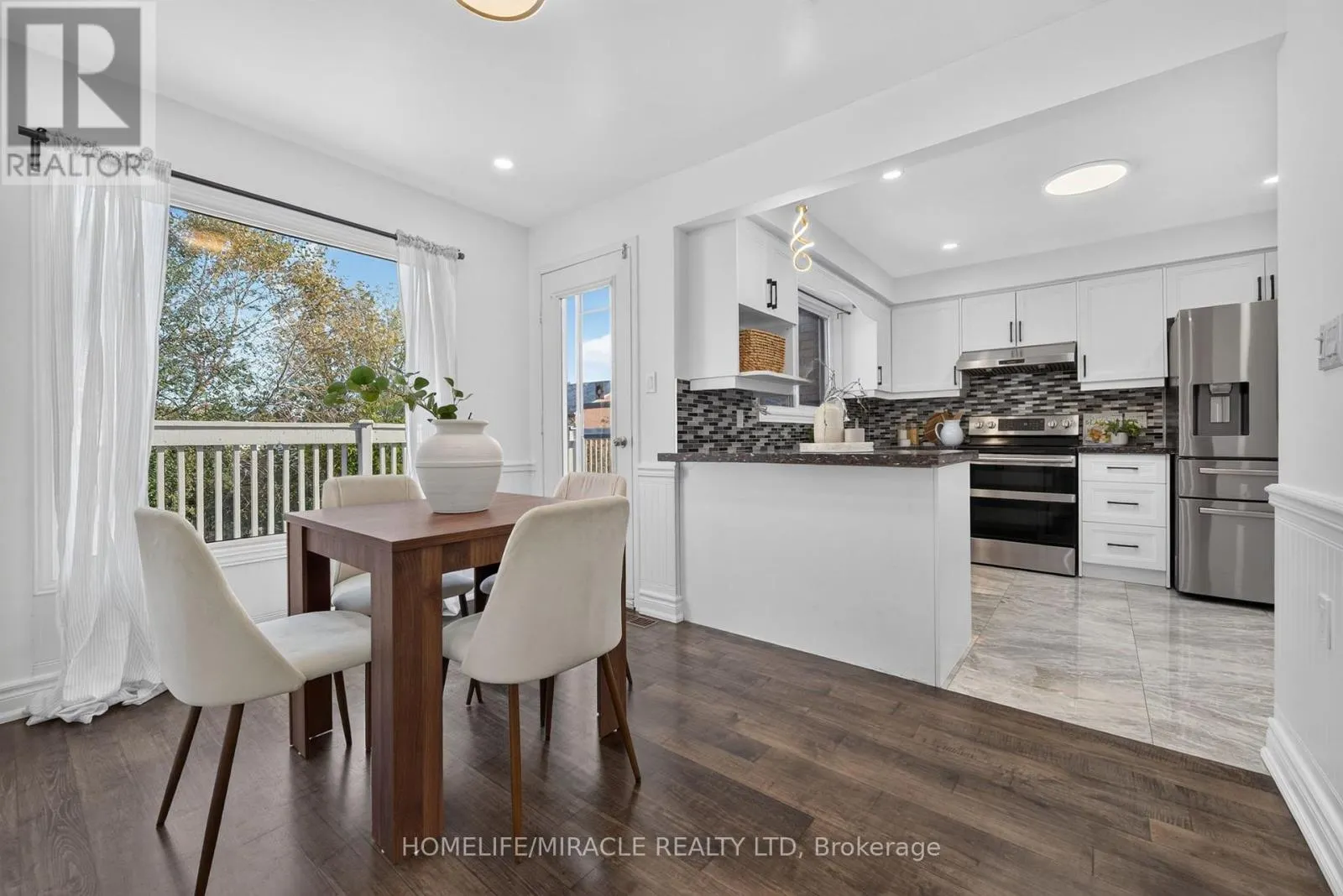 3 TRAWLEY CRESCENT