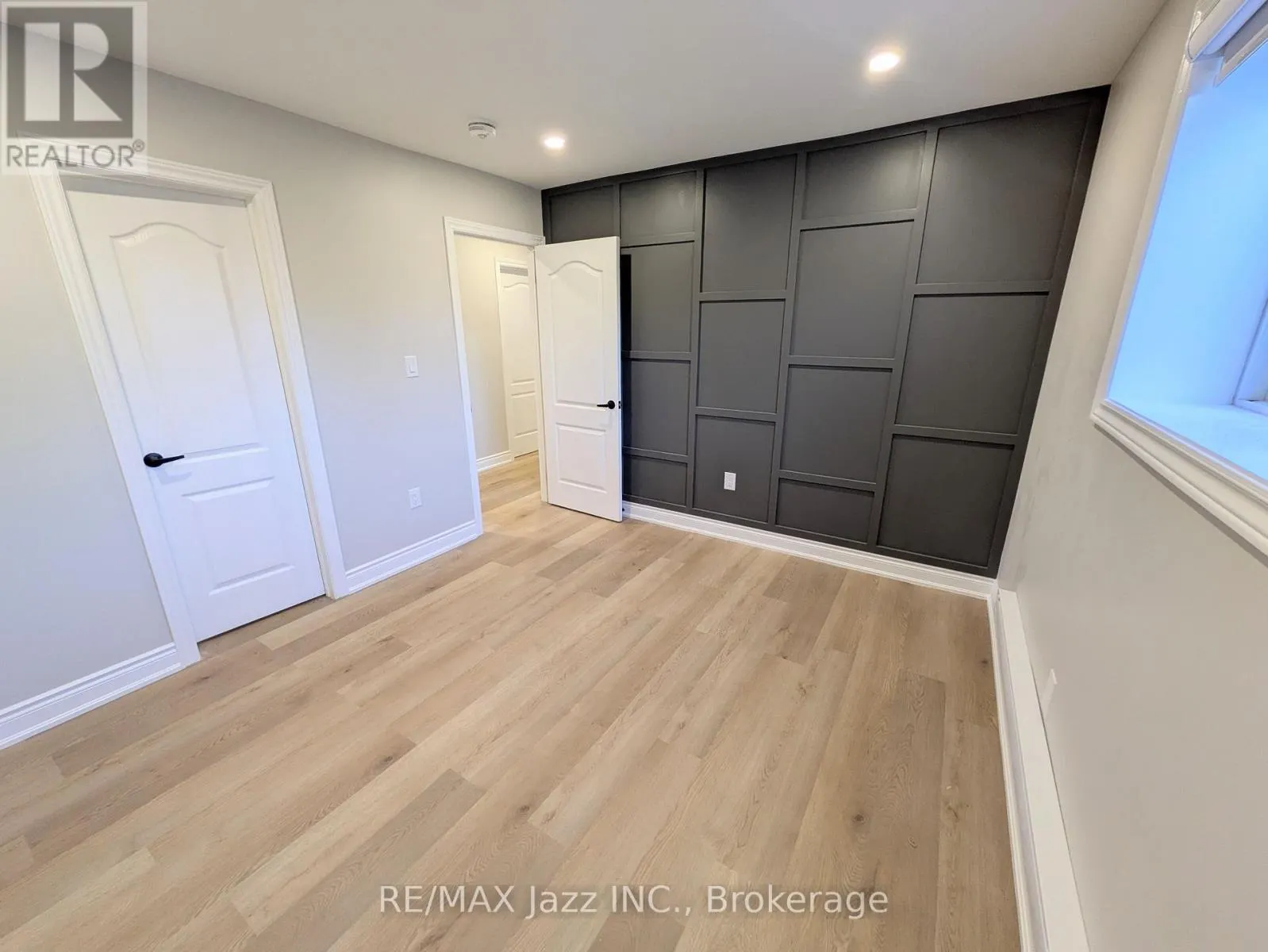 2 - 311 DWIGHT AVENUE #2