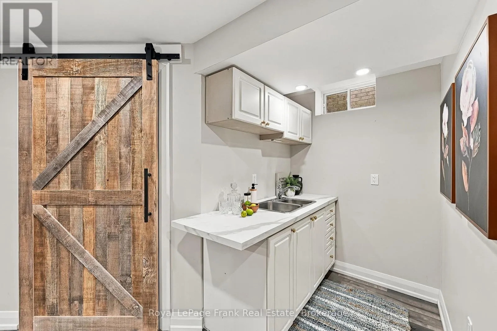 43 GLENHAVEN COURT