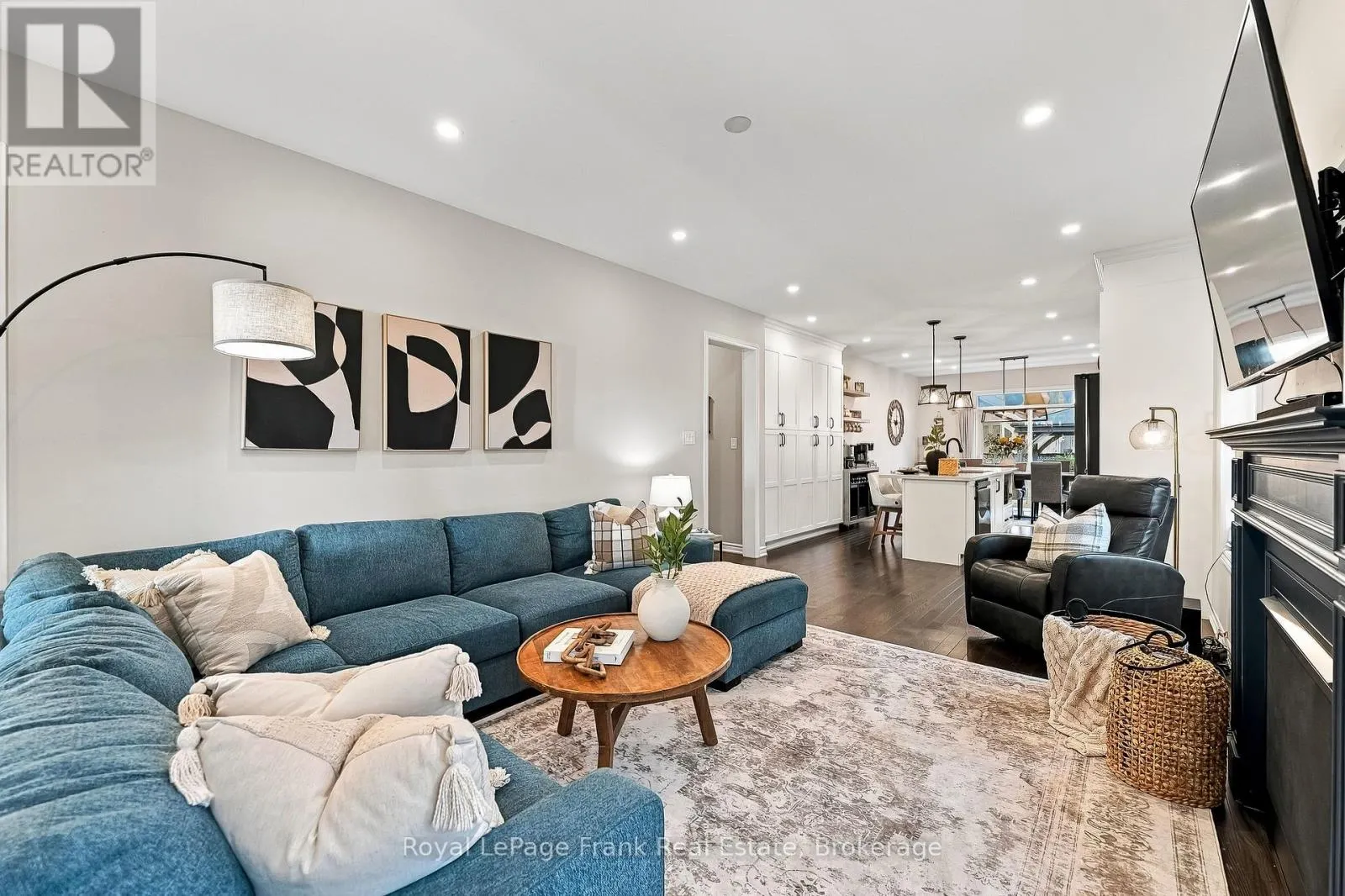 43 GLENHAVEN COURT